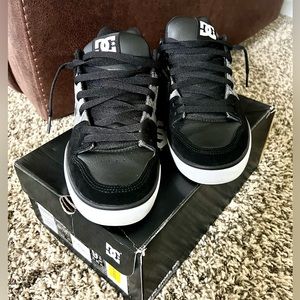 DC Men’s Pure XE Shoes 
Size 9 1/2